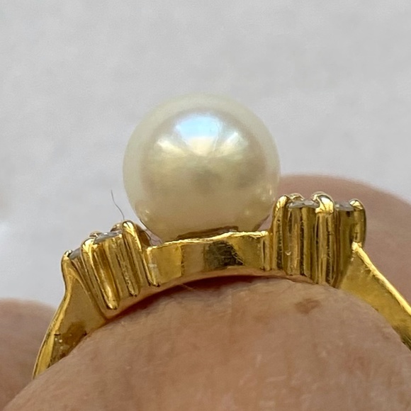 Cultured Pearl and Diamond SOLID 14K Yellow Gold Ring - Picture 5 of 8